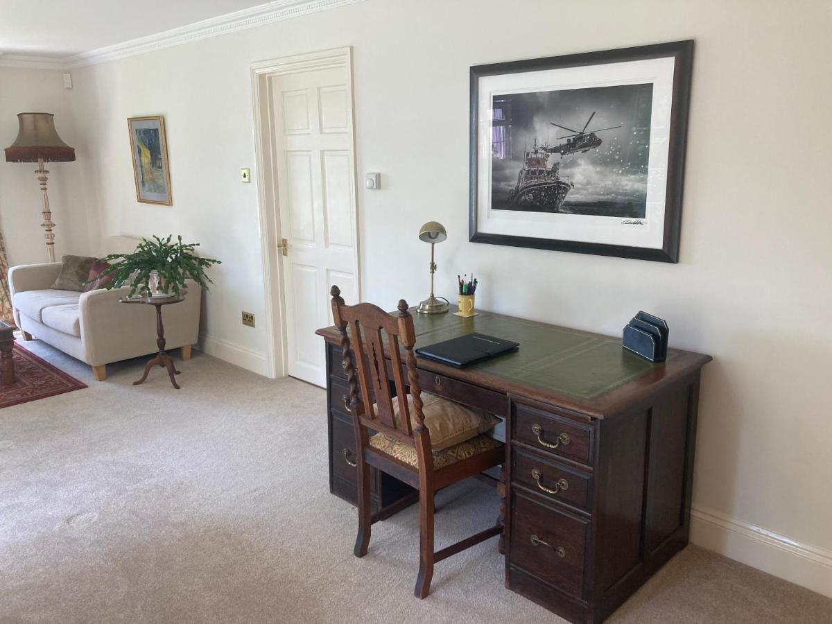 Exclusive 2 Bedroom Apartment With Summer House And Hot Tub ดาเวนทรี ภายนอก รูปภาพ
