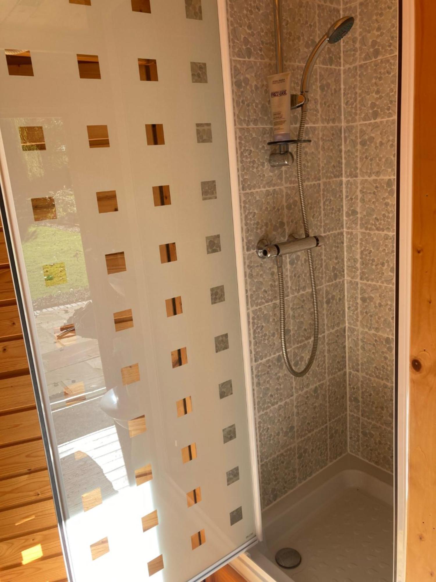 Exclusive 2 Bedroom Apartment With Summer House And Hot Tub ดาเวนทรี ภายนอก รูปภาพ