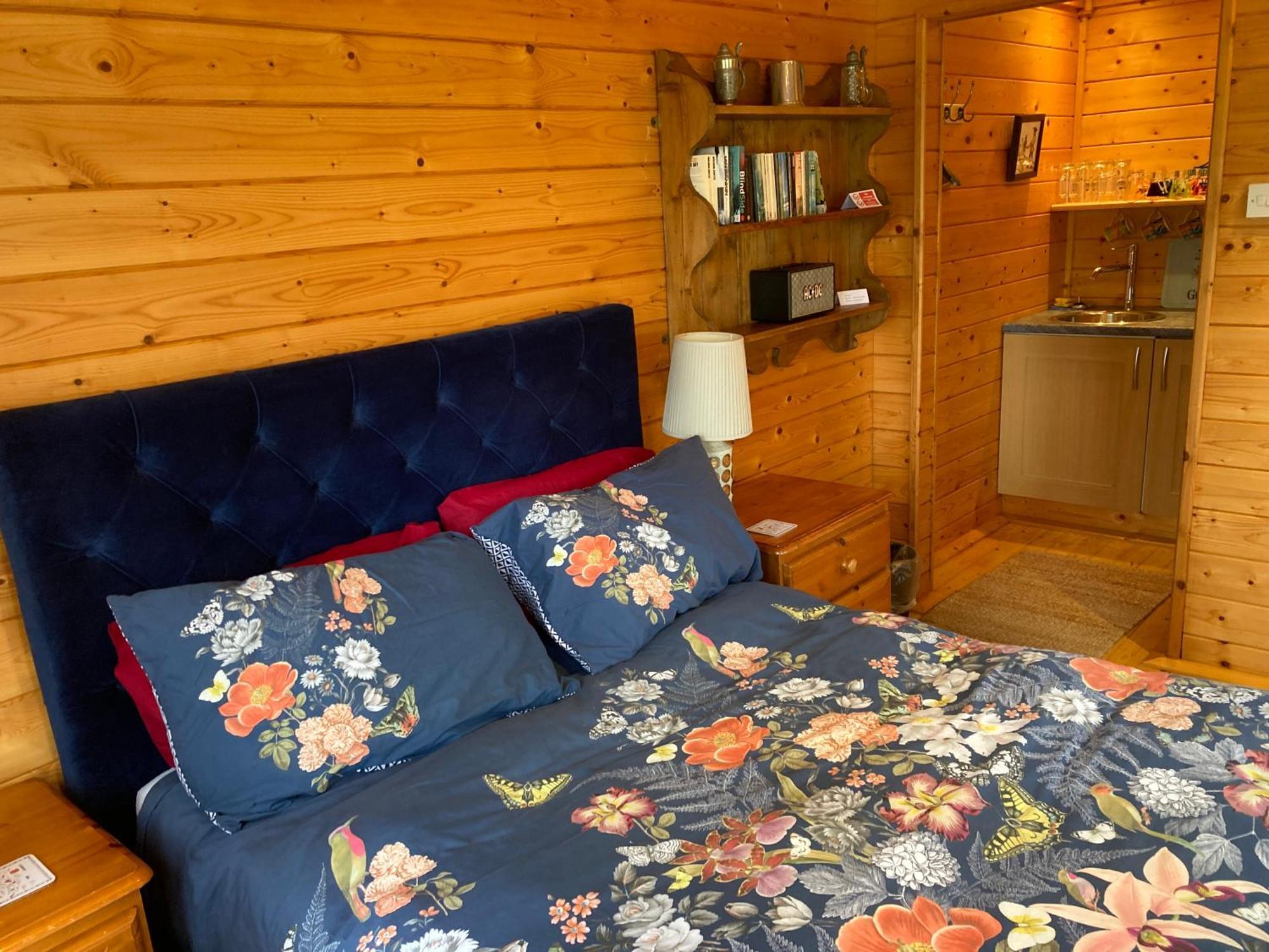 Exclusive 2 Bedroom Apartment With Summer House And Hot Tub ดาเวนทรี ภายนอก รูปภาพ